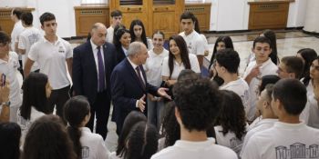 Լավ սովորիր, որ լավ ապրես. Փաշինյանը՝ «Ամառային դպրոց» 4-րդ ծրագրի մասնակիցներին