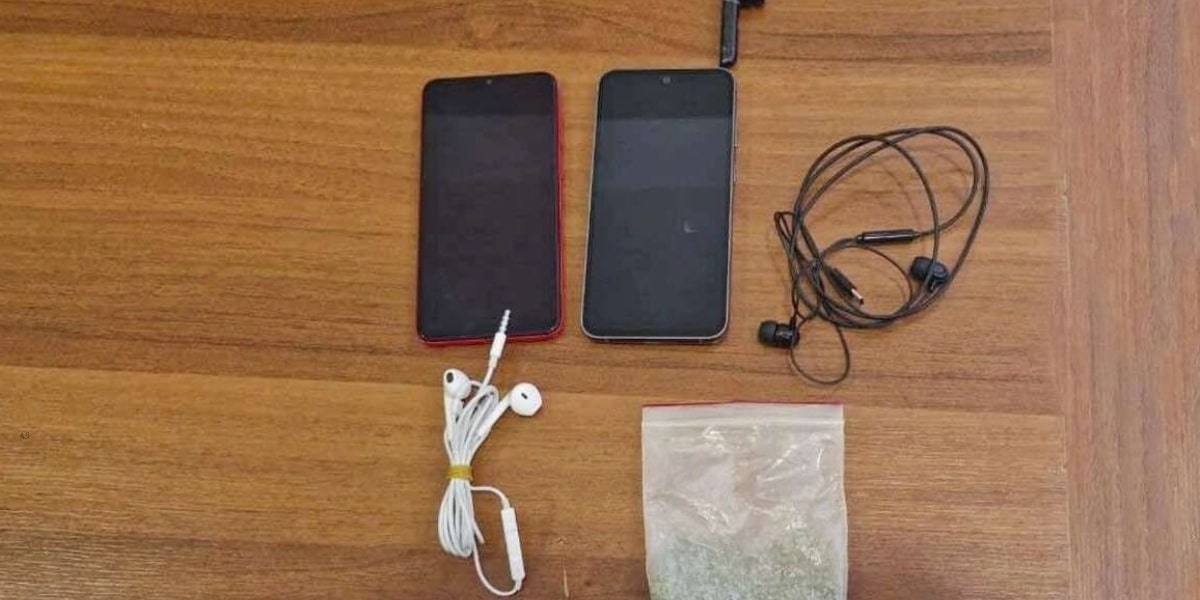 Օտարերկրացի ազատազրկված անձանց մոտից հայտնաբերվել են թմրամիջոցի նմանվող զանգված և բջջային հեռախոսներ