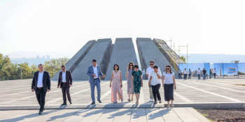 Ժաննա Անդրեասյանն այցելել է Հայոց ցեղասպանության հուշահամալիր