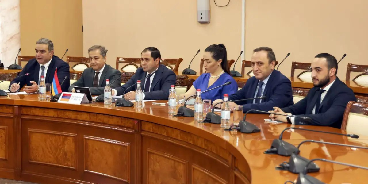 ՊՆ զինծառայողը պարգևատրվել է ՀՀ կարմիրգրքյան արջի քոթոթին փրկելու համար