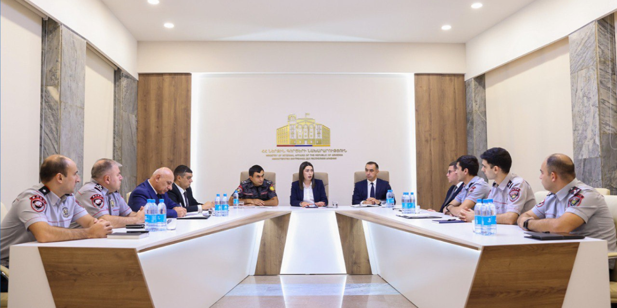 Վերականգնվել է պետությանը պատճառված շուրջ 740 միլիոն դրամի վնաս, բացահայտվել՝ խոշորամասշտաբ 3 հանցավոր խումբ․ ՆԳ նախարարը հանդիպել է ՔՈԳՎ Կիբեռհանցագործությունների դեմ պայքարի վարչության անձնակազմին