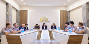 Վերականգնվել է պետությանը պատճառված շուրջ 740 միլիոն դրամի վնաս, բացահայտվել՝ խոշորամասշտաբ 3 հանցավոր խումբ․ ՆԳ նախարարը հանդիպել է ՔՈԳՎ Կիբեռհանցագործությունների դեմ պայքարի վարչության անձնակազմին