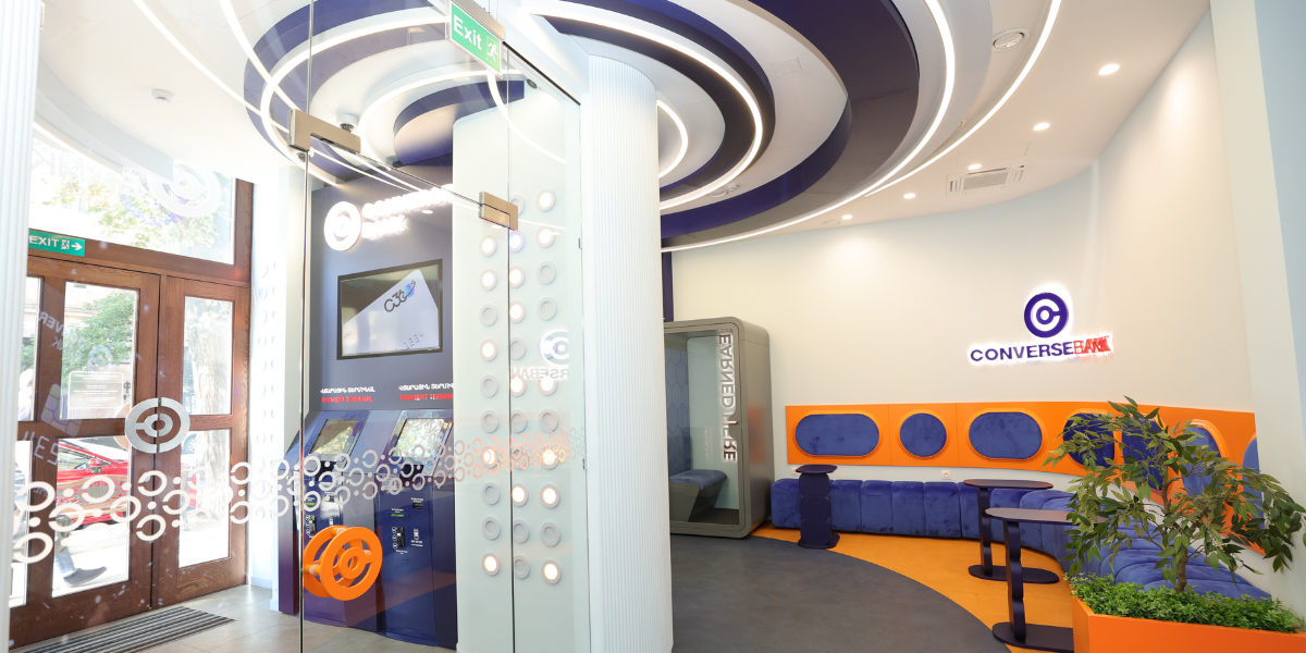 Converse Next. Ինտելեկտուալ խաղեր ու հաճելի շփում Կոնվերս Բանկի նոր մասնաճյուղում