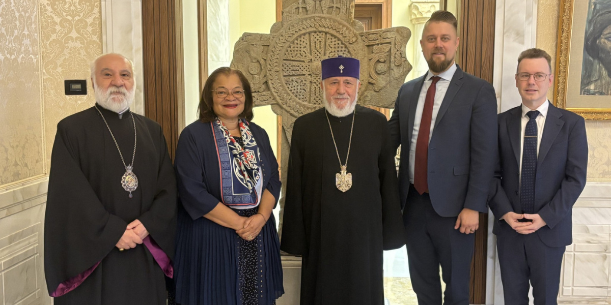 Վեհափառը «Save Armenia» հուդայա-քրիստոնեական դաշինքի անդամների հետ հանդիպման ժամանակ իր մտահոգություններն է արտահայտել Բաքվում պահվող հայերի իրավունքների առնչությամբ