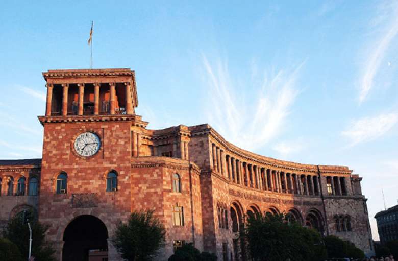 Կառավարությունը 2,5 մլն դրամ կհատկացնի՝ մաքսային աշխատողի հագուստի էսքիզը մշակելու համար