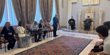 Վեհափառն ընդունել է Միչիգանի ՀԲԸՄ «Ալեք և Մարի Մանուկյան» ավագ դպրոցի աշակերտներին