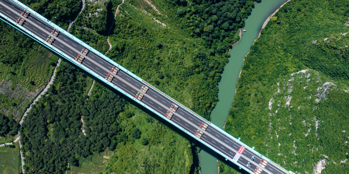 Չինաստանում բացվել է աշխարհի ամենաբարձր կամուրջը (տեսանյութ)