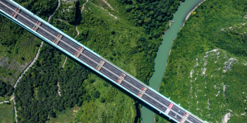 Չինաստանում բացվել է աշխարհի ամենաբարձր կամուրջը (տեսանյութ)