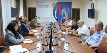 Թեթև արդյունաբերության ոլորտի ներկայացուցիչների հետ հանդիպմանը քննարկվել են արտադրողներին հուզող հարցերը և բարձրացված խնդիրները
