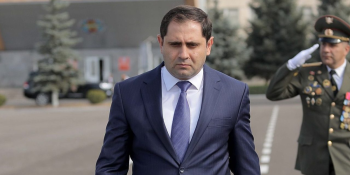 Ժամկետային զինծառայության կրճատման որոշումը հապճեպ չէ․ Ս․Պապիկյան