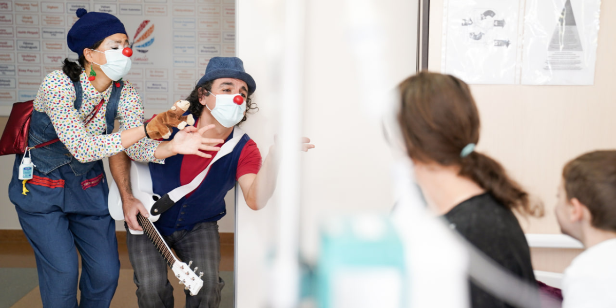 ԱրարատԲանկը և «Թէատրոն» փառատոնը ժպիտներ պարգևեցին փոքրիկներին