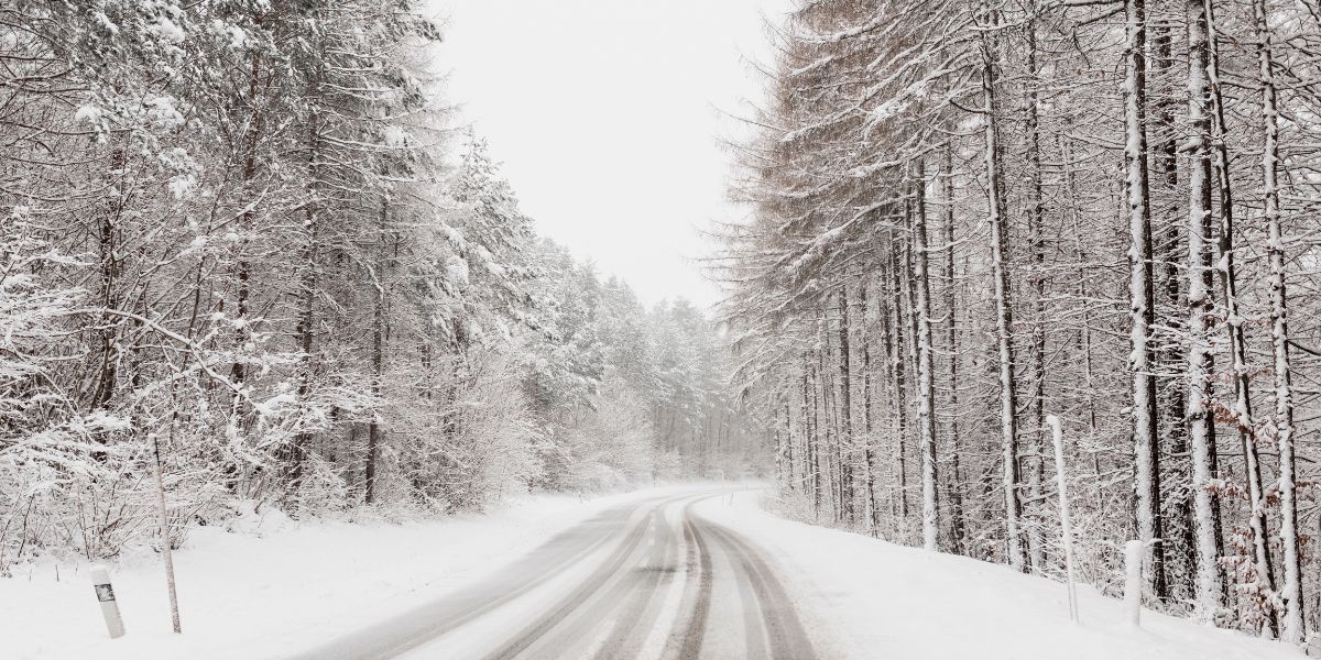 Շիրակի մարզում, Արագածի, Թալինի, Հրազդանի, Չարենցավանի, Ստեփանավանի, Սպիտակի, Վանաձորի, Իջևանի, Բերդի և Դիլիջանի տարածաշրջաններում տեղում է ձյուն