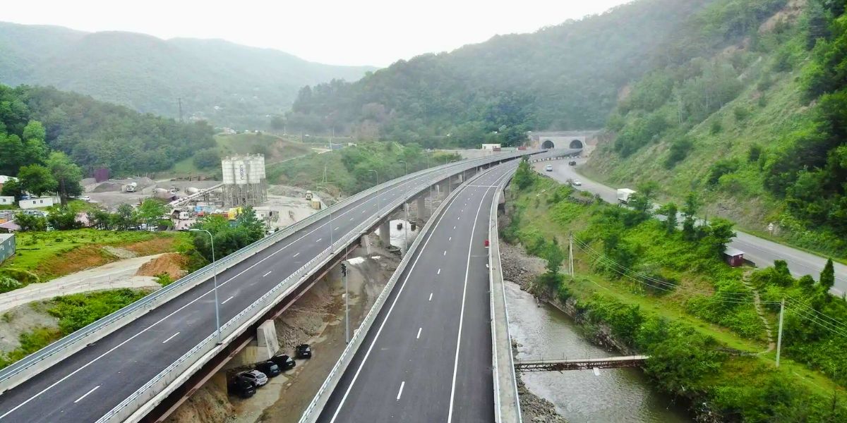 Վրաստանում բացվել է Ռիկոտի լեռնանցքով անցնող արագընթաց մայրուղու նոր 52 կմ հատվածը