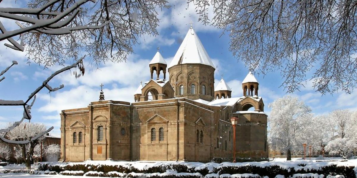 Հայ եկեղեցին նշում է Սուրբ Ատոմյանց հիշատակության օրը