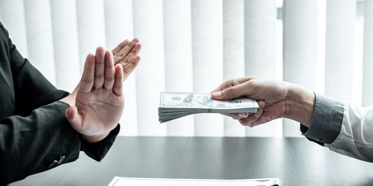 Էկոնոմիկայի նախարարության պաշտոնատար անձին մեղադրանք է ներկայացվել կաշառք ստանալու գործով