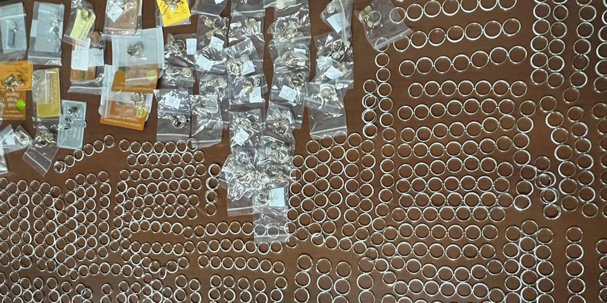 ՊԵԿ-ը կանխել է ՀՀ-ից մաքսային հսկողությունից թաքցված ոսկենման և արծաթանման մետաղներից պատրաստված զարդերի արտահանման փորձը (տեսանյութ)