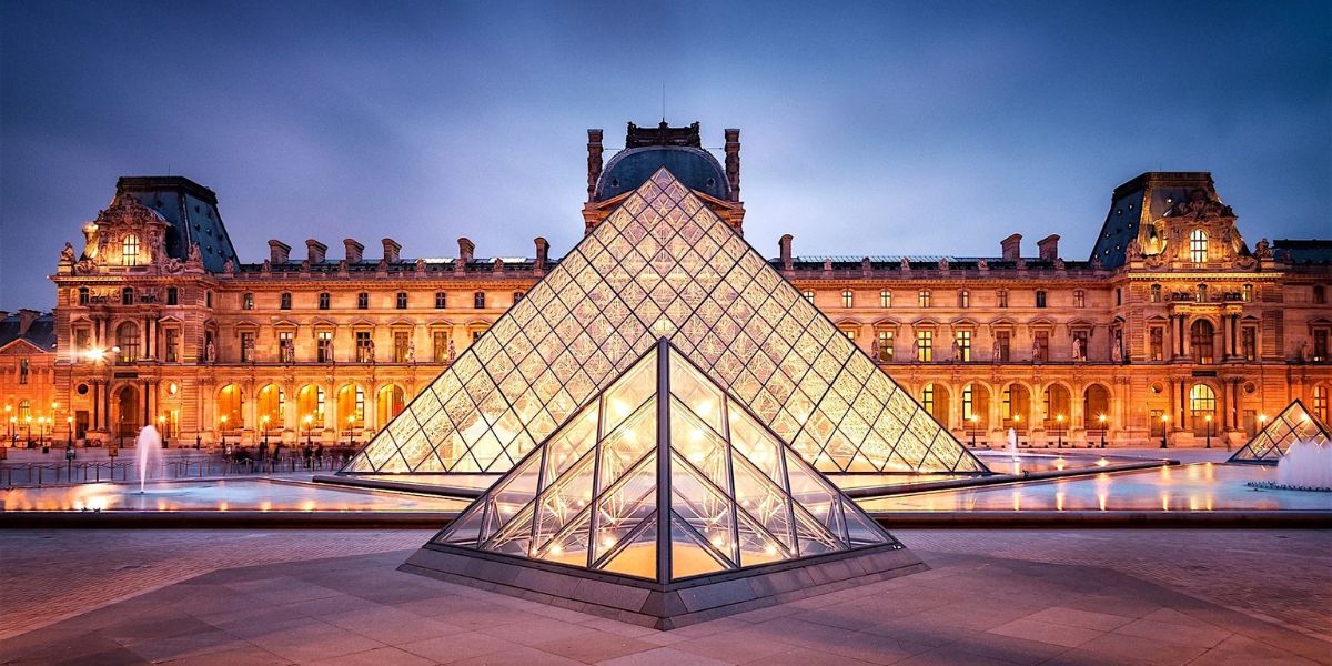 Լուվրի տնօրենը հրաժարական է տվել «դարի կողոպուտից» չորս ամիս անց