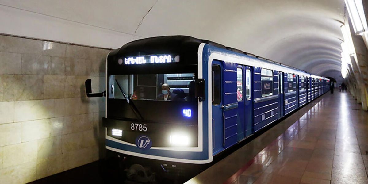 Մետրոպոլիտենի աշխատանքի խափանման պատճառով մետրոյի կայարաններում մեծ կուտակումներ են