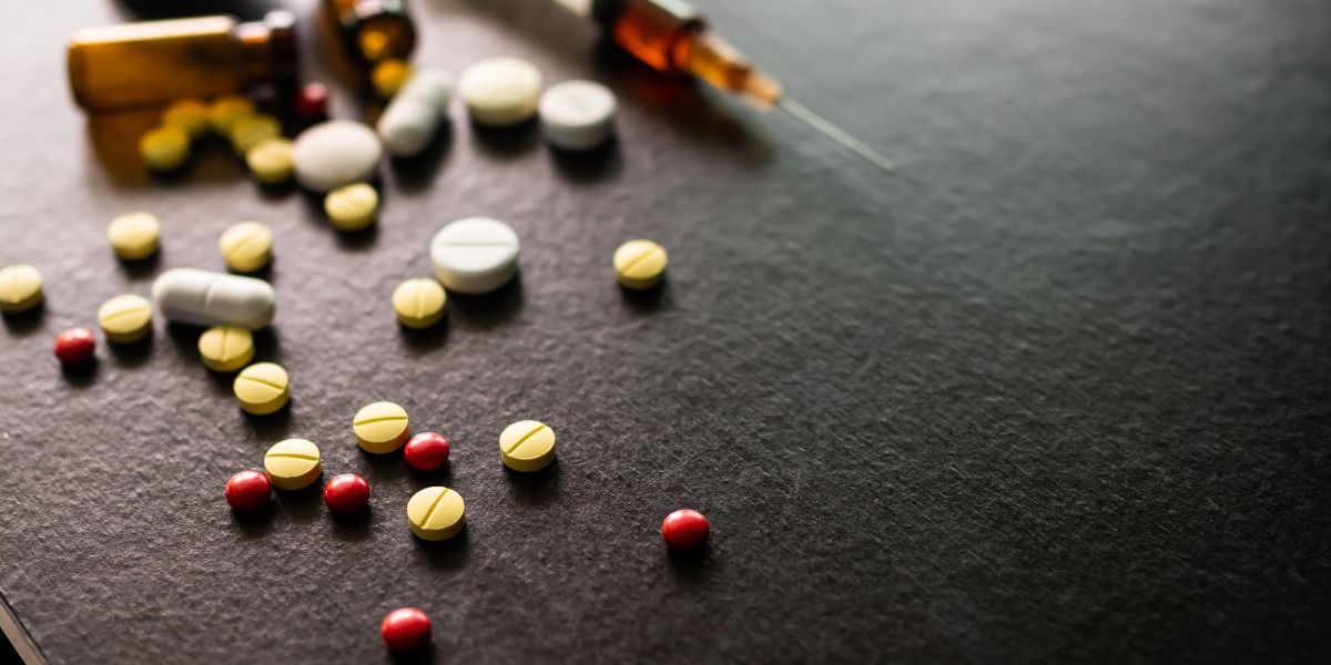 Քրեական ոստիկաններն ապօրինի շրջանառությունից հանել են ավելին քան 4 կգ մեթամֆետամին, հերոին և դեղահաբեր