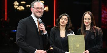 ԱրարատԲանկ․ «Հայկական առասպելներ և պոեմներ» գրքի հասույթը՝ «Սիթի օֆ Սմայլ» հիմնադրամին