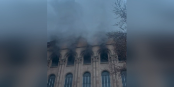 Խոշոր հրդեհ Ազատության պողոտայի շինություններից մեկում. դեպքի վայր է մեկնել 4 մարտական հաշվարկ