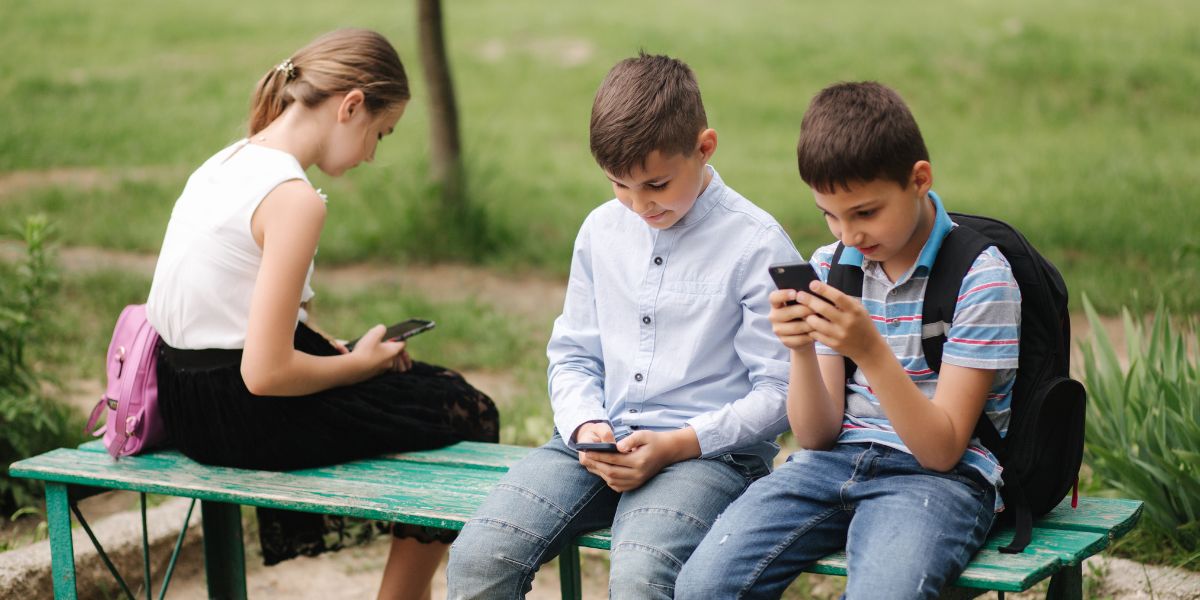 Հարցում․ դպրոցներում հեռախոսների արգելքը հիմնականում դրական է գնահատվել