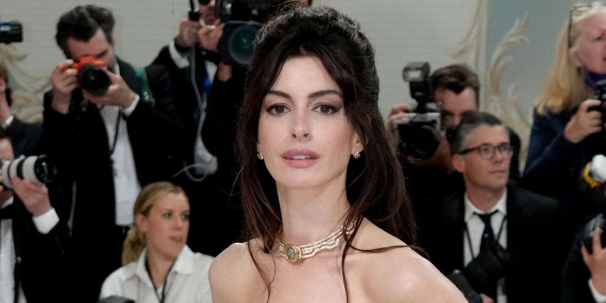 Անն Հեթուեյը PEOPLE-ի կողմից ճանաչվել է աշխարհի ամենագեղեցիկ կինը  