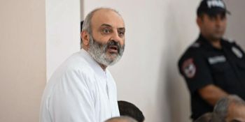 Դատարանը երկու ամսով երկարաձգել է Բագրատ Սրբազանի կալանքը