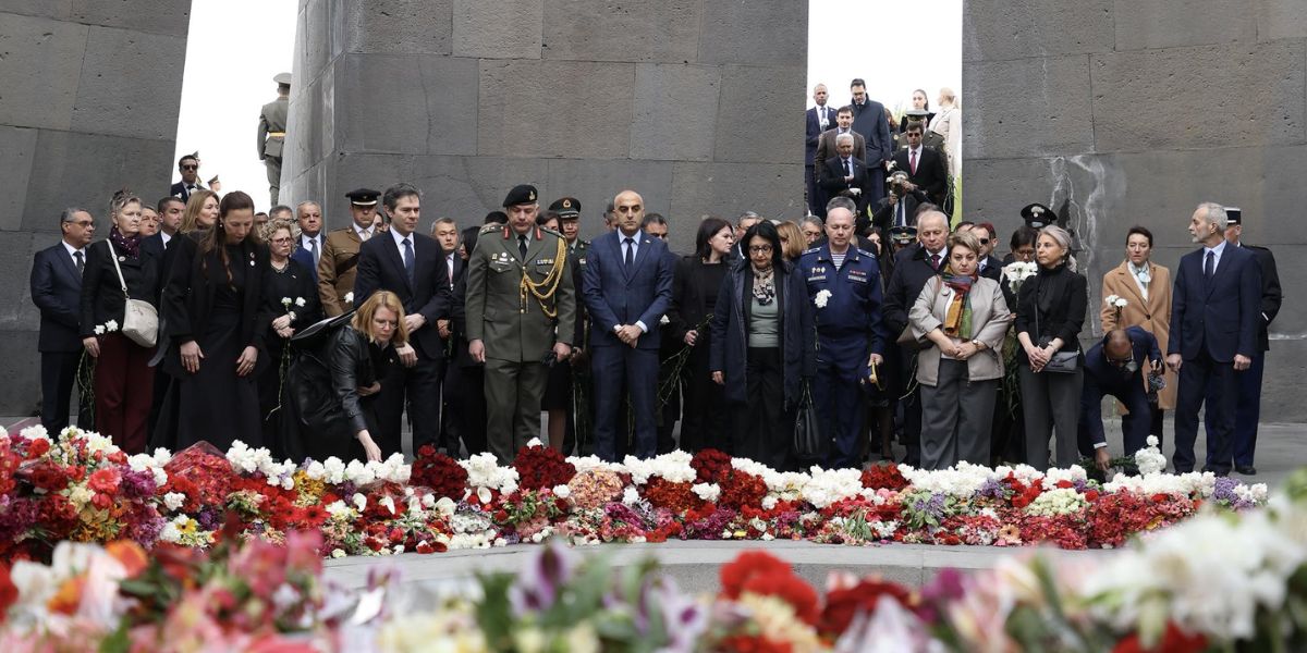 Ծիծեռնակաբերդի հուշահամալիր են այցելել ՀՀ-ում հավատարմագրված դիվանագետները