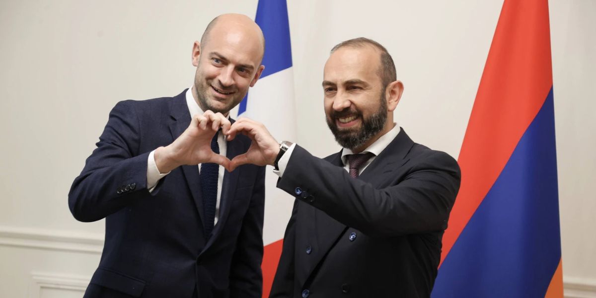 Միրզոյանը Փարիզում հանդիպել է Ֆրանսիայի ԱԳ նախարարին