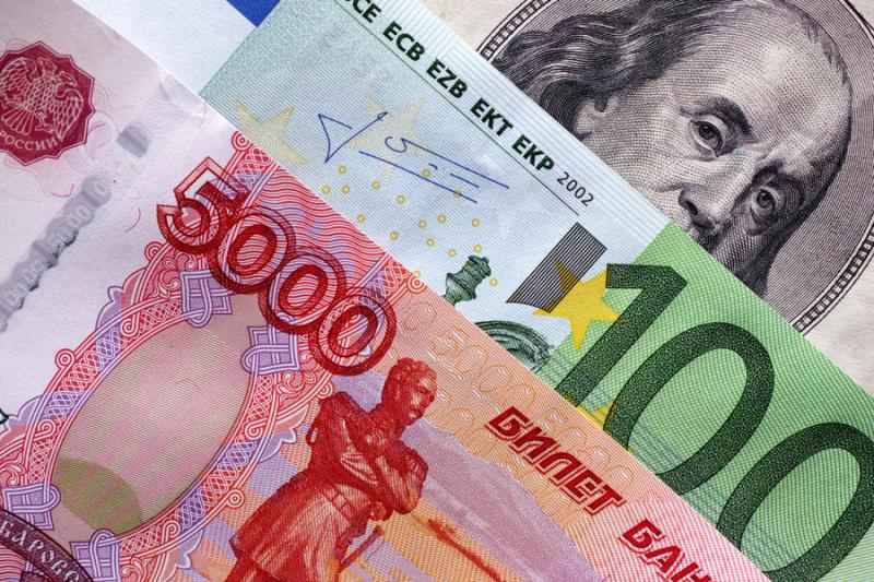 Դոլարի փոխարժեքը բարձրացել է, եվրոն ու ռուբլին` ընկել. դրամի փոխարժեքն այս պահին