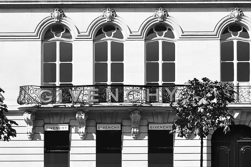 Givenchy-ն 995 դոլարով վաճառում է առևտրի պայուսակ