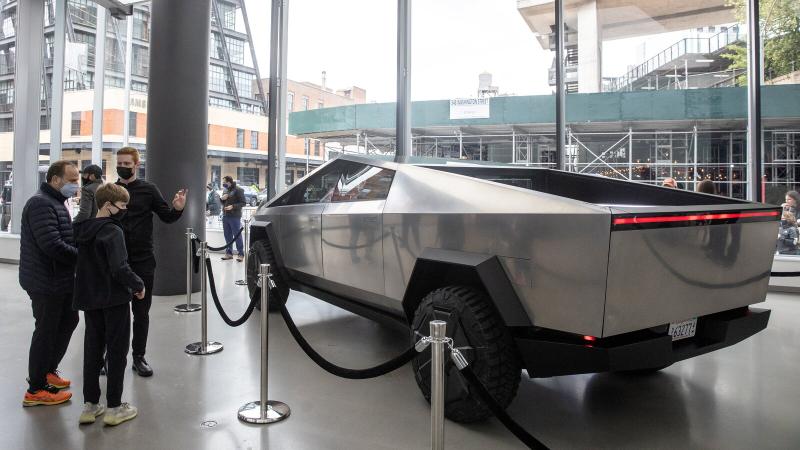 Ցուցադրվել է Tesla Cybertruck-ը ՝ ներկառուցված վրանով և կինոթատրոնով