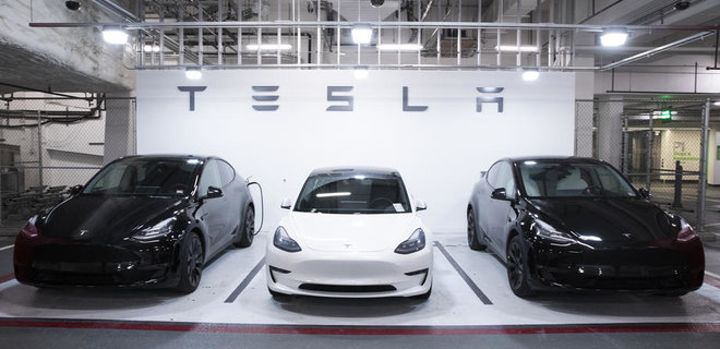 Tesla-ն դադարեցրել է աշխատանքի ընդունումը և նախատեսում է կրճատել որոշ աշխատակիցների