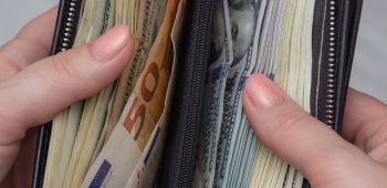 Եվրոն ընկել է, դոլարը նույնն է. դրամի փոխարժեքը