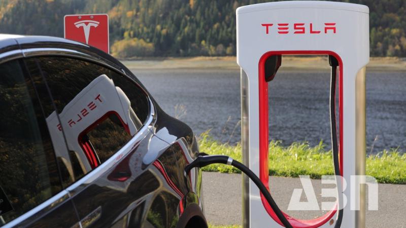 Tesla-ն էլեկտրամեքենաների համար մշակում է անլար լիցքավորման համակարգ
