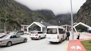 Լարսում ավելացվել է անցակետի թողունակությունը